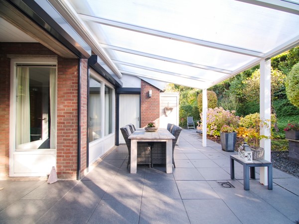 Foto - Te koop: Vrijstaande woning uit 1990 in Vaals met hoogwaardige afwerking, voldoende ruimten, garage en tuin op een ruim perceel